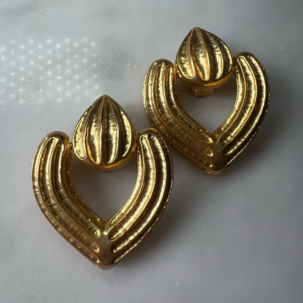 SOLD Vintage Gold Tone Sculptural Clip-On Earrings | 80s Statement Drop Earrings - Picture 2 of 4